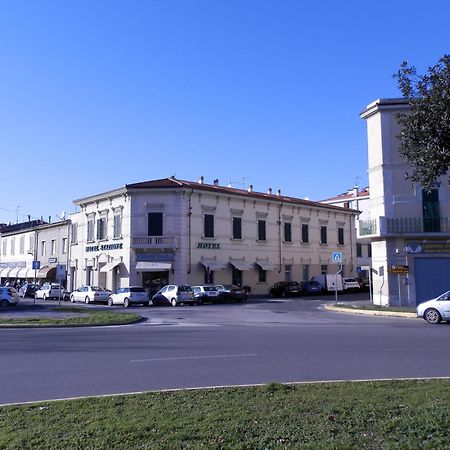 ליבורנו Hotel Stazione מראה חיצוני תמונה
