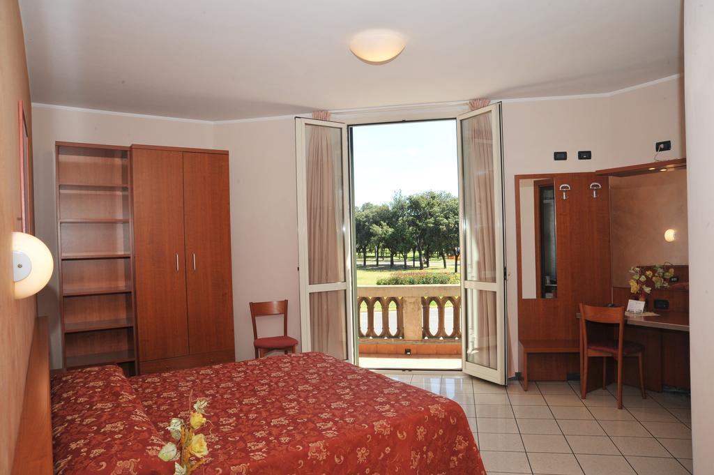 ליבורנו Hotel Stazione מראה חיצוני תמונה