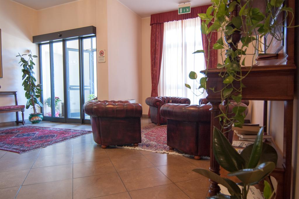 ליבורנו Hotel Stazione מראה חיצוני תמונה