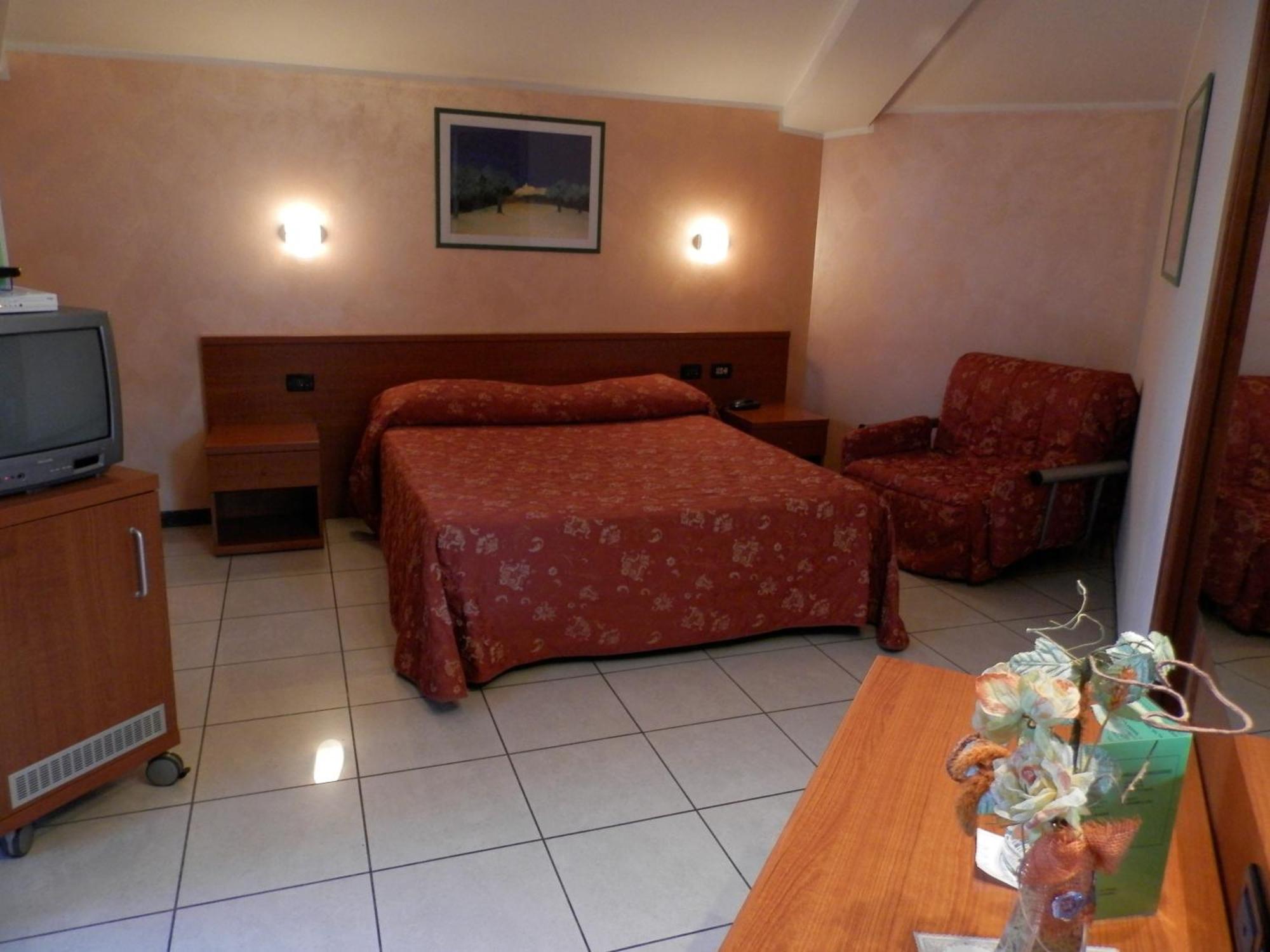 ליבורנו Hotel Stazione מראה חיצוני תמונה