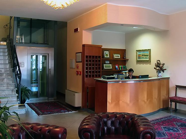 ליבורנו Hotel Stazione מראה חיצוני תמונה