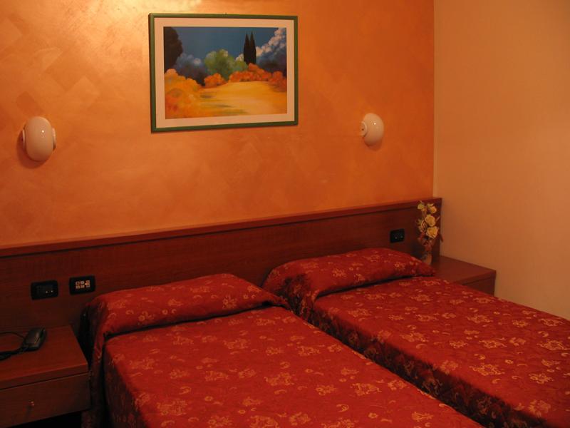 ליבורנו Hotel Stazione מראה חיצוני תמונה